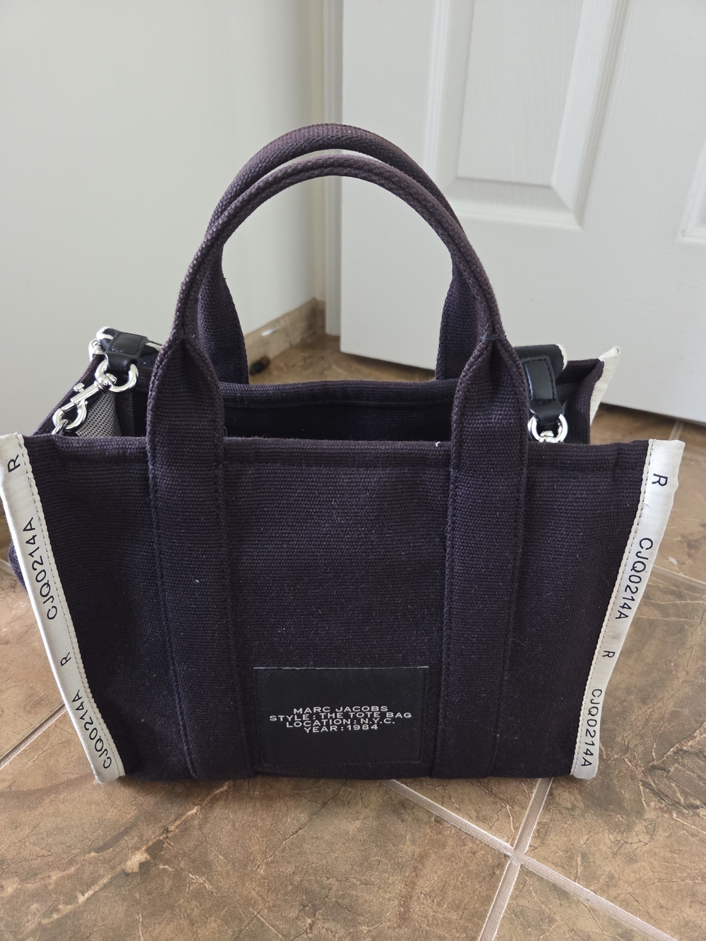 Marc Jacobs Black Canvas 'The Tote Bag' with White Logo - Picture 4 of 5